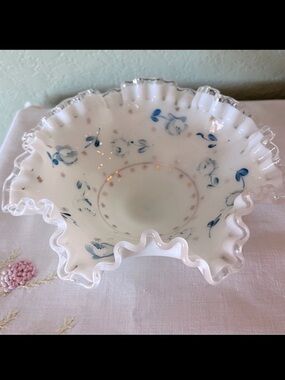 Beautiful Fenton Silver Crest Charleton Blue Roses Ruffled Bride’s Bowl